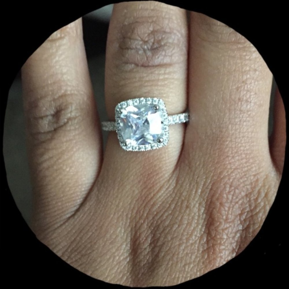 Stunning sterling silver square cut ring